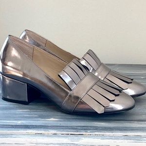 Botkier Sz 6M shoes silver metallic loafers leather fringe trend loafer low heel